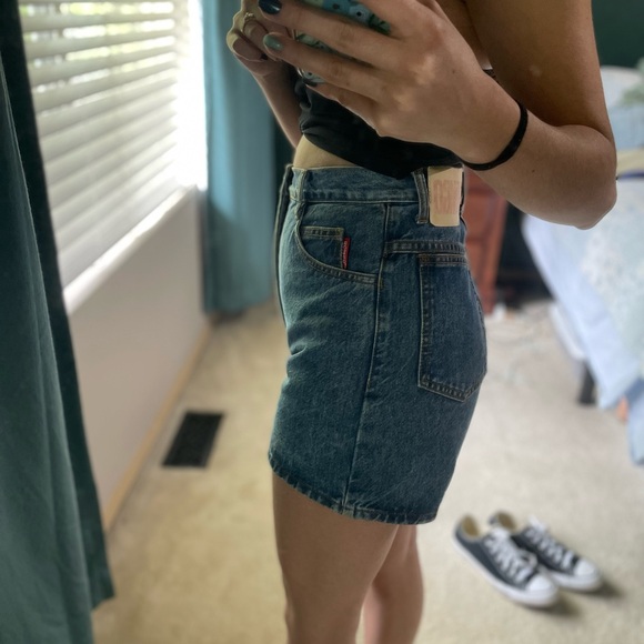 Vintage Bongo Shorts - Picture 6 of 7